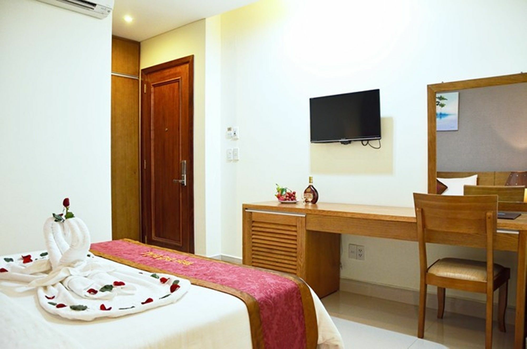 Doha Central Bliss Danang Hotel By Haviland ภายนอก รูปภาพ